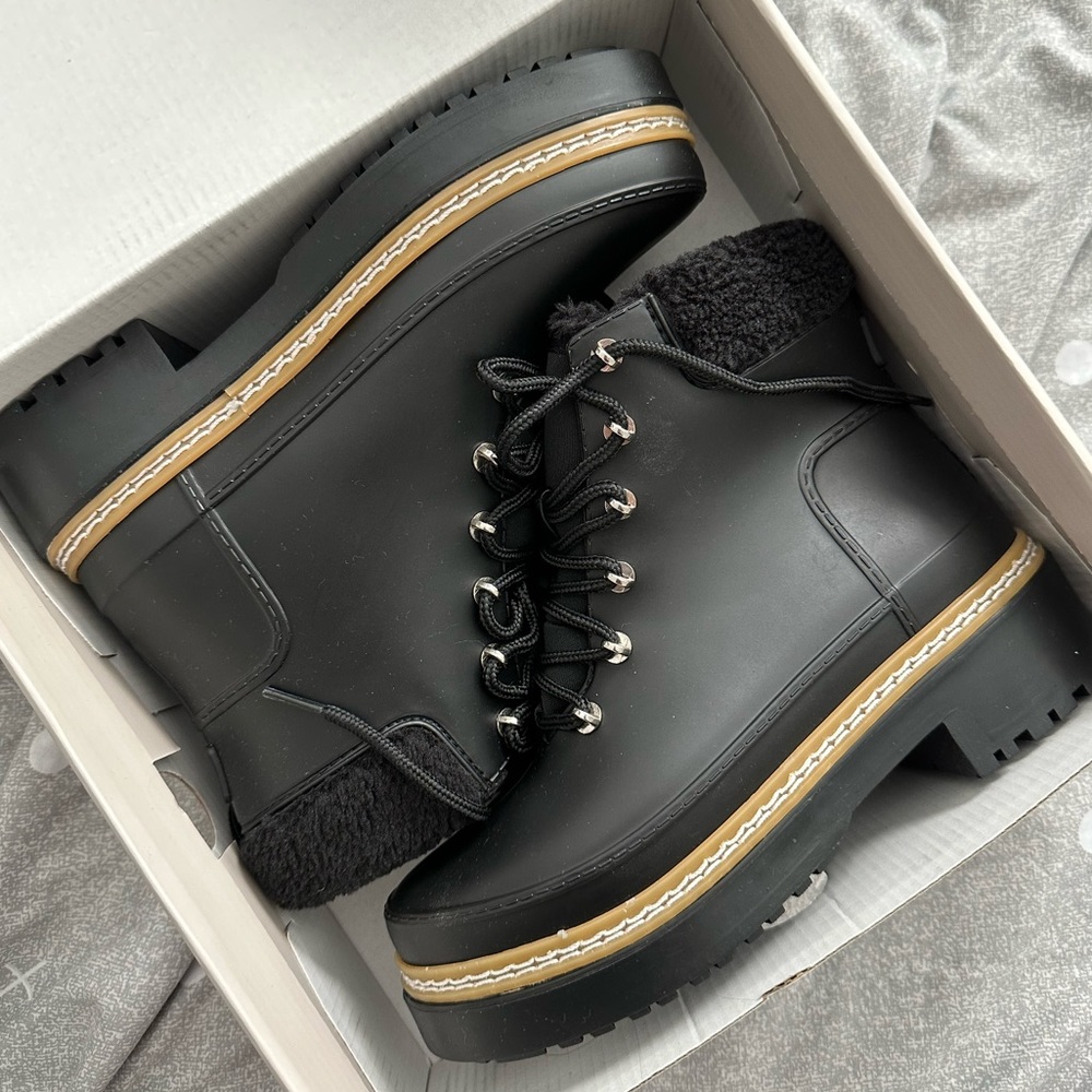 Marc Fisher Fairly winter boot